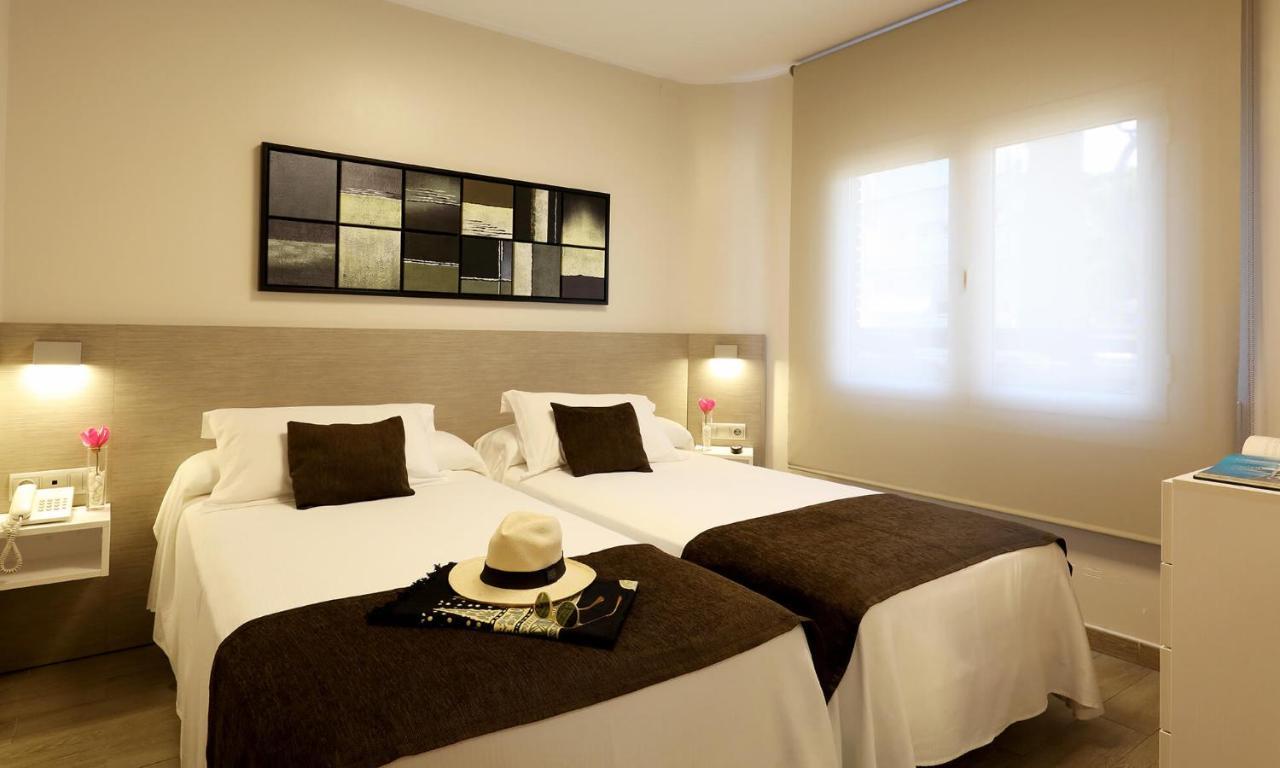 Aparthotel Solifemar Castelldefels Exterior photo