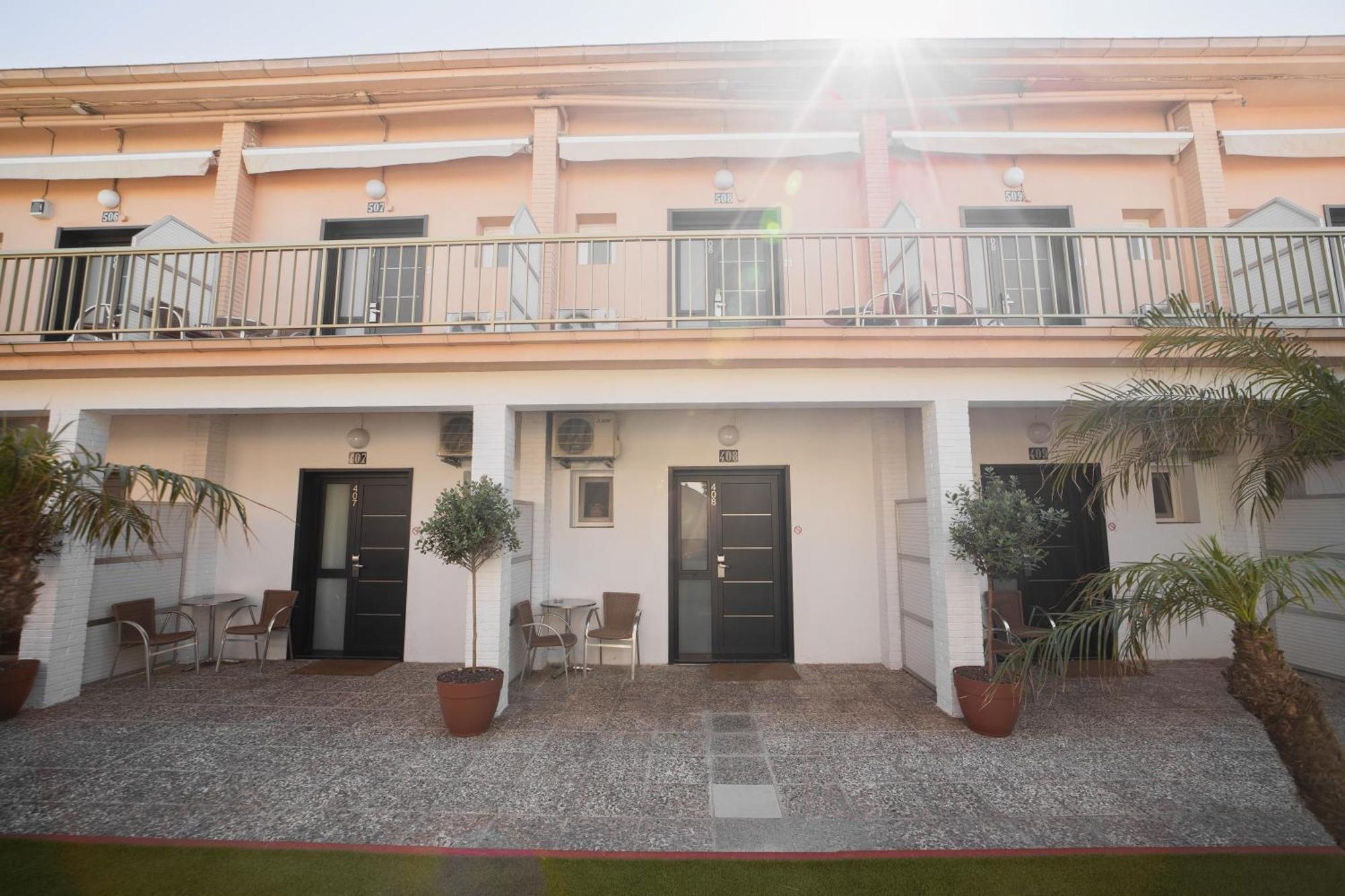 Aparthotel Solifemar Castelldefels Exterior photo