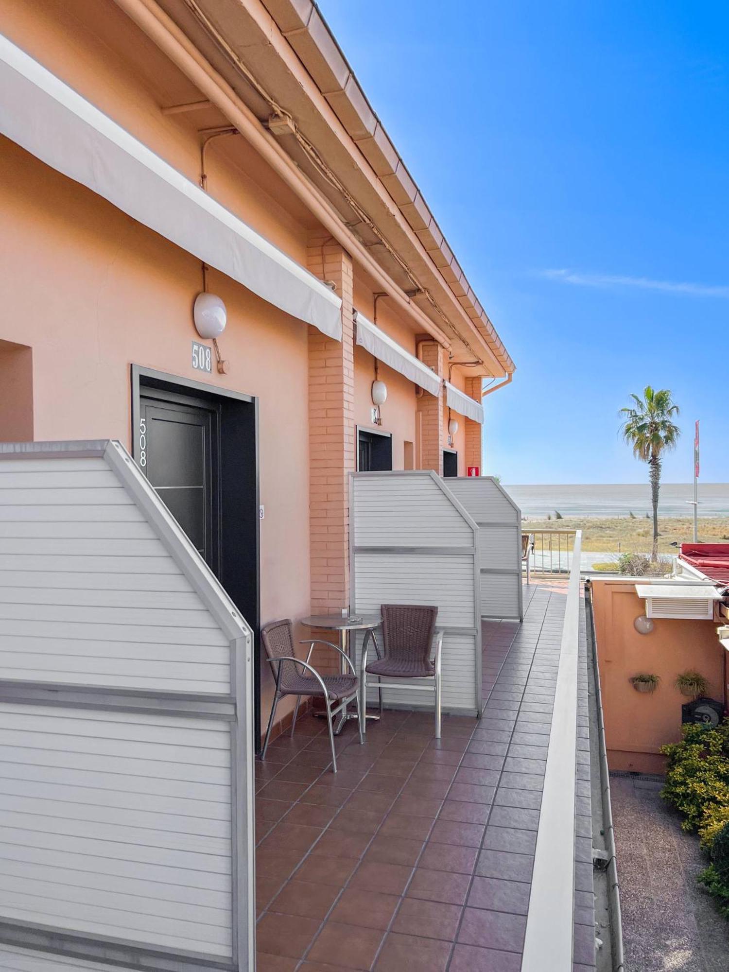 Aparthotel Solifemar Castelldefels Exterior photo