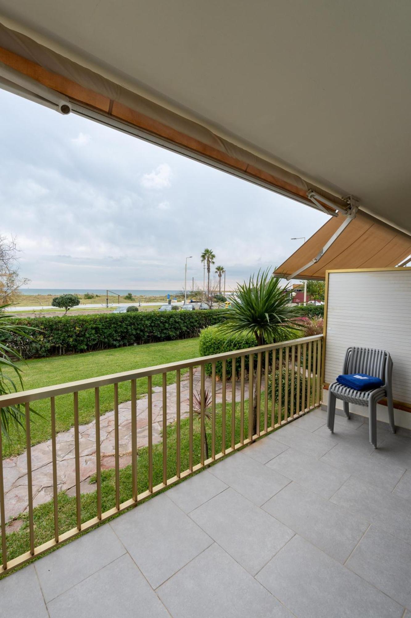 Aparthotel Solifemar Castelldefels Exterior photo