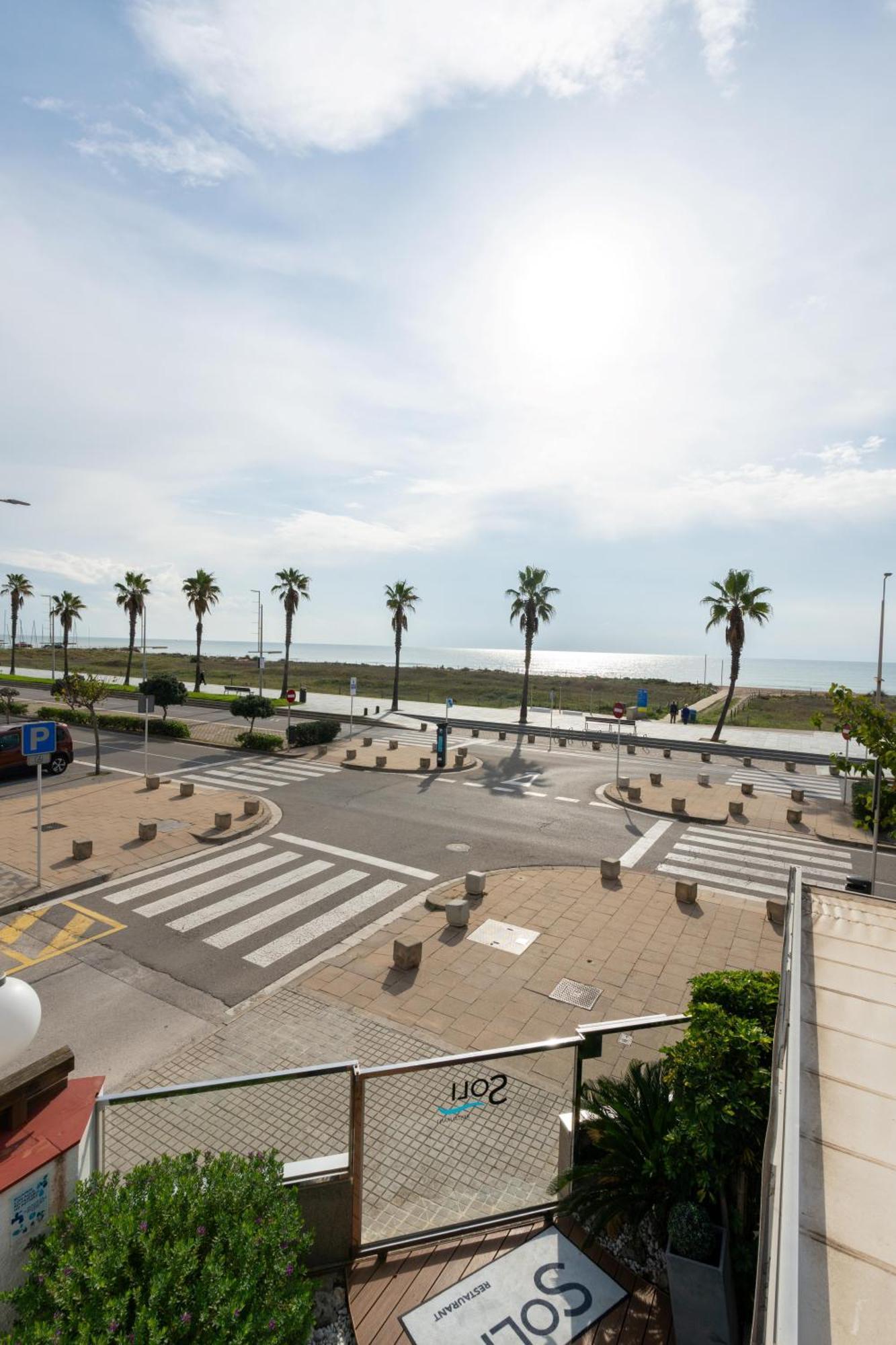 Aparthotel Solifemar Castelldefels Exterior photo